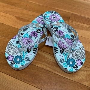 NWT Vera Bradley “Penelope’s Garden” Flip-Flops